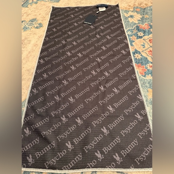 NWT SOLD OUT Psycho Bunny Microfiber Athletic Golf Cloth/Towel in Black & White - Picture 2 of 4